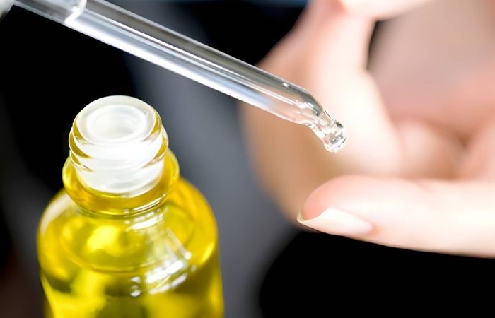 How To Use Vitamin C Serum (Step-By-Step)